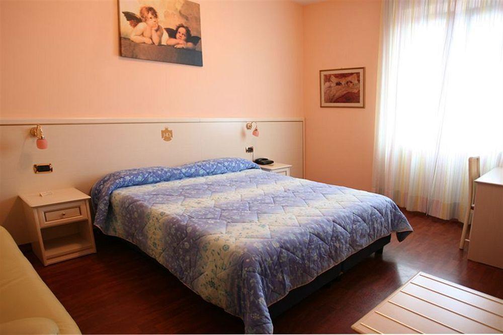 Hotel I Duchi Camerino Luaran gambar